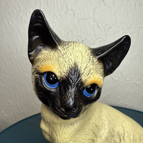 Vintage Blue Eyed Siamese Cat Hand Painted Figurine House of Global Art Japan - Picture 5 of 13